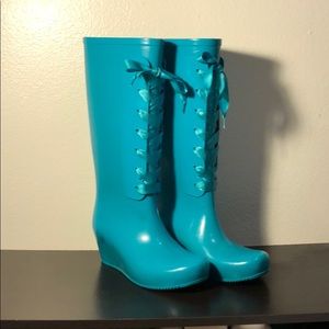 Gorgeous Aqua Ribbon High Heeled Rainboots